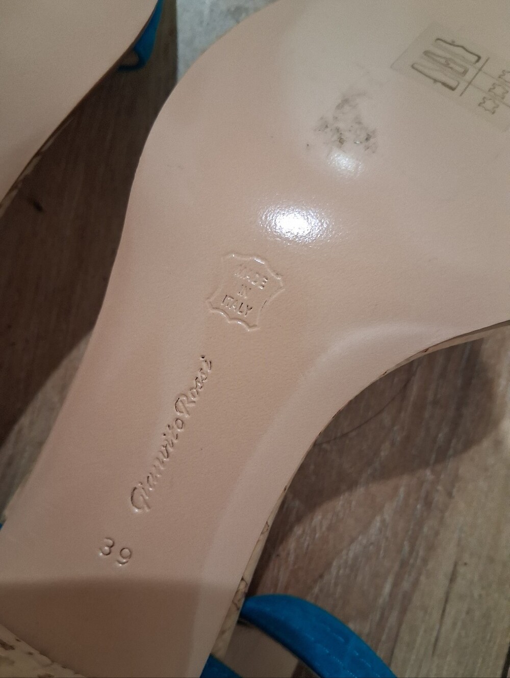 GIANVITO ROSSI - Picture 5 of 11